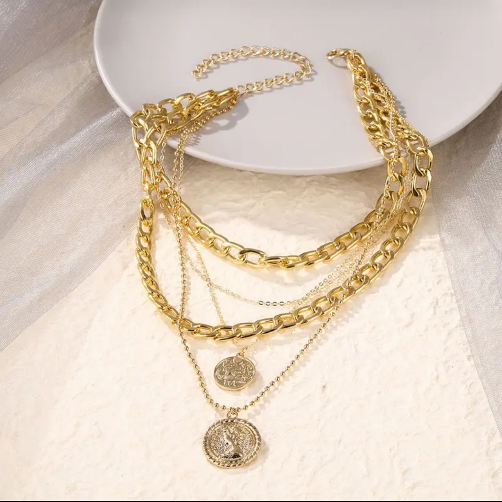 Layered necklace - Picture 2 of 3